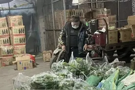 地产叶菜“五一”将大量上市｜农批市场日销“绿油油”的地产菜100吨图片