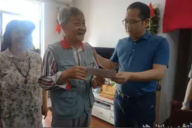 优待证送上门，为老兵现场开卡享优惠图片