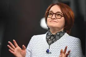 大战西方制裁的俄央行行长：提出卢布结算令，爱用胸针“说话”图片