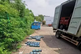 姐夫小舅子组团“搞业务”，一夜偷了165块电瓶图片