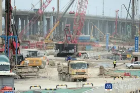 致敬劳动者！争分夺秒“啃下”超级工程深中通道多个硬骨头图片