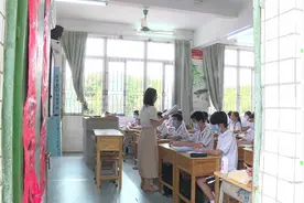 黎楚欣：信任、鼓励、唤醒，当好青年学生的“引路人”视频封面