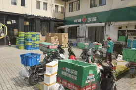 直击电商后台：没这个证，上海快递外卖骑手不能接单图片