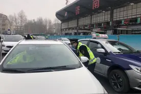 济南今年已查处不合规网约车357辆图片