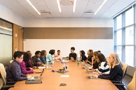 我，35岁+，该去大公司做基层，还是小公司做领导？图片