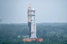 早安 | 母亲节，给妈妈一个拥抱图片