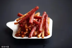 要失去“辣条自由”了：接连涨价的零食一哥还值得爱吗？图片