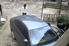 丈夫没拉手刹致溜车，妻子用身体顶住？当事人回应了图片