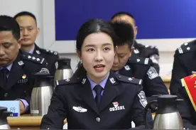 从橄榄绿到警服蓝 成都“95后”警花和爷爷的“硬核教育”｜天府好家风图片