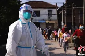 一线｜抗疫65天一度进方舱 43岁村书记“白了头”图片