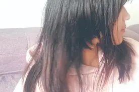 理发师擅自剪断女生头发 女生已报警图片