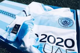 曼城向季票持有者及球队会员发售9320纪念球衣，官网售价95英镑图片