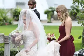 人生最重要的时刻，我的伴娘是300块租的图片