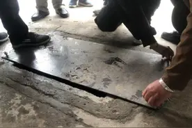 西安3岁男童掉入下水道被冲走第4天！当地：大家都急，救援中图片