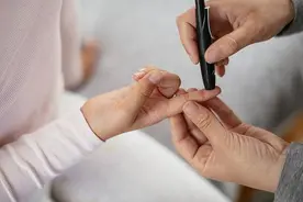 头晕、心慌、冒冷汗···应对低血糖，谨记“双15法则”图片