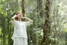 五个动作锻炼肝经，疏肝理气，滋养肝血，值得坚持图片