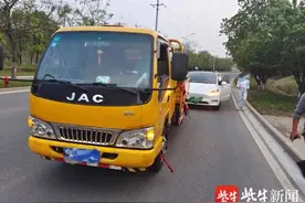 嫌前车开得太慢强行超车，结果悲剧了图片