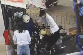 男子偷摩托车竟喊货拉拉运走，还请路人帮忙抬车，律师：路人无需担责图片