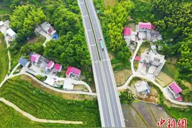 安徽岳西县：道路通畅、产业兴旺，美如画卷图片