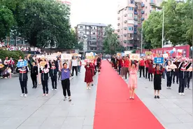 福建师大附中为高考生安排“加油礼”图片