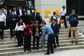 袁隆平院士夫人邓则为“隆平楼”揭幕图片