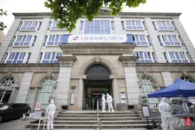 上海中心城区首家银行恢复线下营业图片