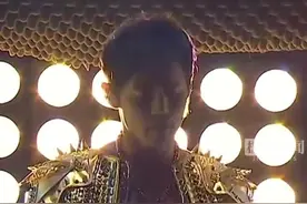 没唱《本草纲目》，还有腹肌，重映的周杰伦全网刷屏图片