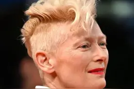 61岁“古一法师”亮相75届戛纳：中性美感！雌雄同体图片