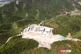 上百米的风力发电“大风车”如何安装到半空中？这组图告诉你图片