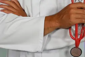 以医生抖音账号为例，思考抖音IP账号的运营策略和具体操作方法图片