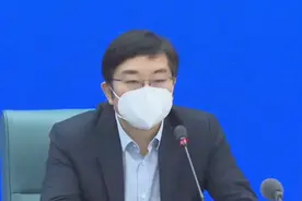 放宽缴纳社保家庭儿童入学条件、可凭网签合同办理入学......上海推出新生入学10项便民服务 | 市府新闻发布会图片