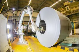 “薄如翼、亮如银”：山钢冷轧汽车板用钢“高颜值”抢市场图片