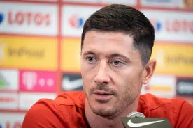 “自宣”要离队，莱万为何与拜仁撕破脸？曝拜仁已准备接洽卢卡库图片