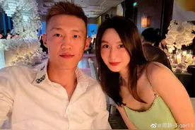 有爱~周鹏微博晒出与妻子&儿子的合照：充满回忆的五月 ​​​图片