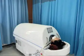 当传统中医跨界智能科技 这个艾灸“太空舱”不简单图片