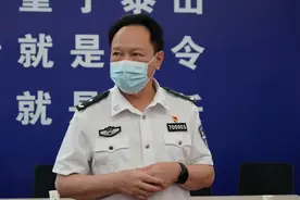 百色市公安局副局长李锦英率队到德保督导检查疫情防控工作图片