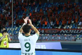 揭幕战现场球迷成最大亮点，武汉三镇预定“中超最强黑马”？图片