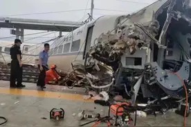 D2809撞泥石流后还经过了跨河大桥，司机发现异常5秒内紧急制动图片