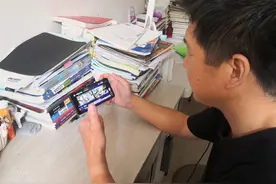 神舟14号顺利飞天，昔日战友：蔡旭哲的8块腹肌让人羡慕图片