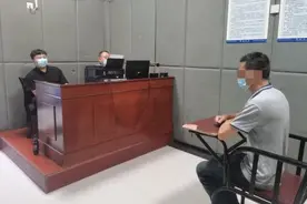 一男子酒后调戏女服务员，同行者还打骂民警，5人被拘图片