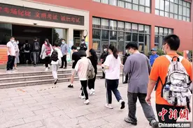 直击福建宁德高考首日：1.7万余名考生步入考场书写青春图片