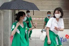 广东高考第二天：物理、历史难度适中；英语“丝滑”、老朋友“李华”回归图片