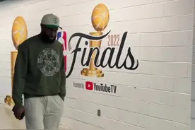 NBA官方晒勇士凯尔特人两队入场：谁的着装最棒？图片