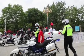 护航高考丨莱州一考生遗落证件 考点外上演“火速8分钟”图片