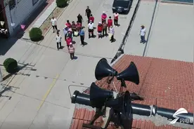 麦收莫忘防火“蓝朋友”到田间地头宣传防火灭火常识图片