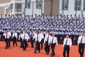 浙江警察学院毕业大合照，满满的压迫感！视频封面