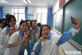 太暖太有爱！青岛初三学生迎来最后一课图片