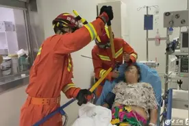 西安一女子小区散步被弓箭射穿面部 记者调查：弓箭器具价格不高威力不小，可随意购买图片