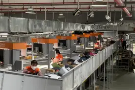 我的包裹为何卡在路上不动了？单量暴涨遭遇人手不足，上海快递变慢还有这几重因素图片