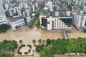 福建三明暴雨内涝，居民称水快到一楼楼顶！民房坍塌已致3死图片